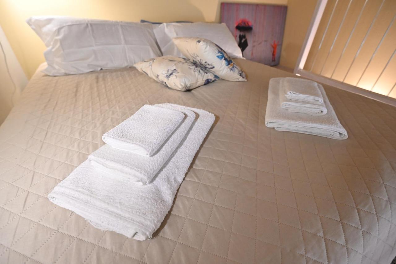 Aura Loving Home Con 4 Posti Letto, Cucina Completa, Terrazzo Ed Un Grande Parco Verde Serravalle d'Asti Eksteriør bilde